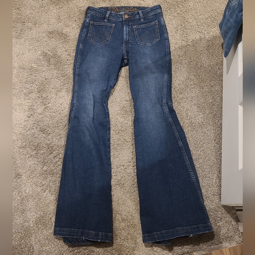 Wranglers Lainey Wilson flares